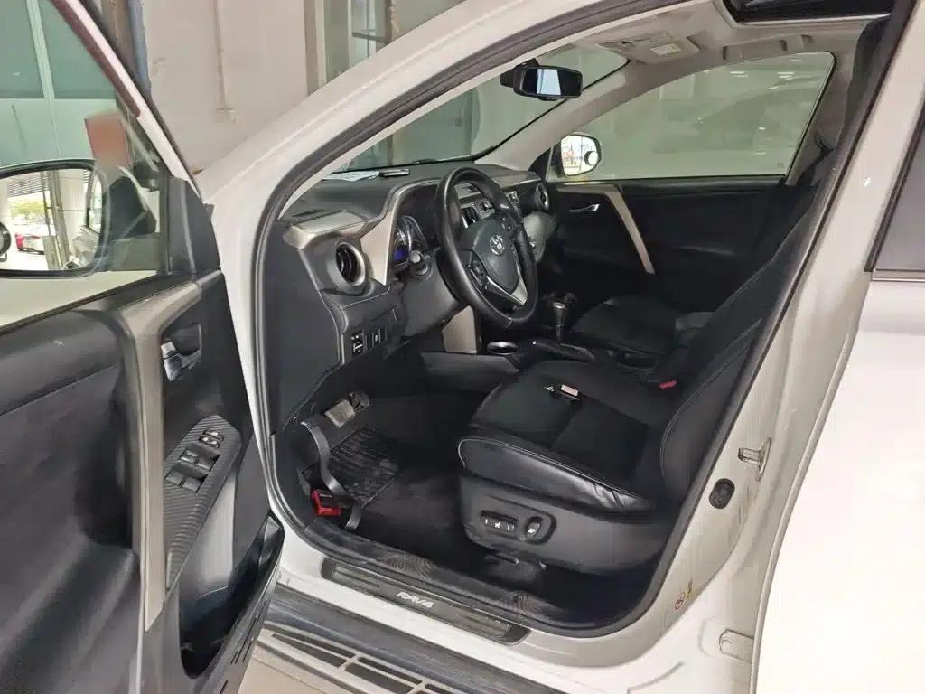 2013 RAV4 2.5L Automatic 4WD Luxury Edition — миниатюра 16