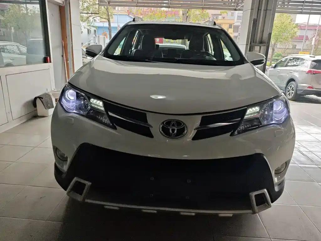 2013 RAV4 2.5L Automatic 4WD Luxury Edition — миниатюра 3