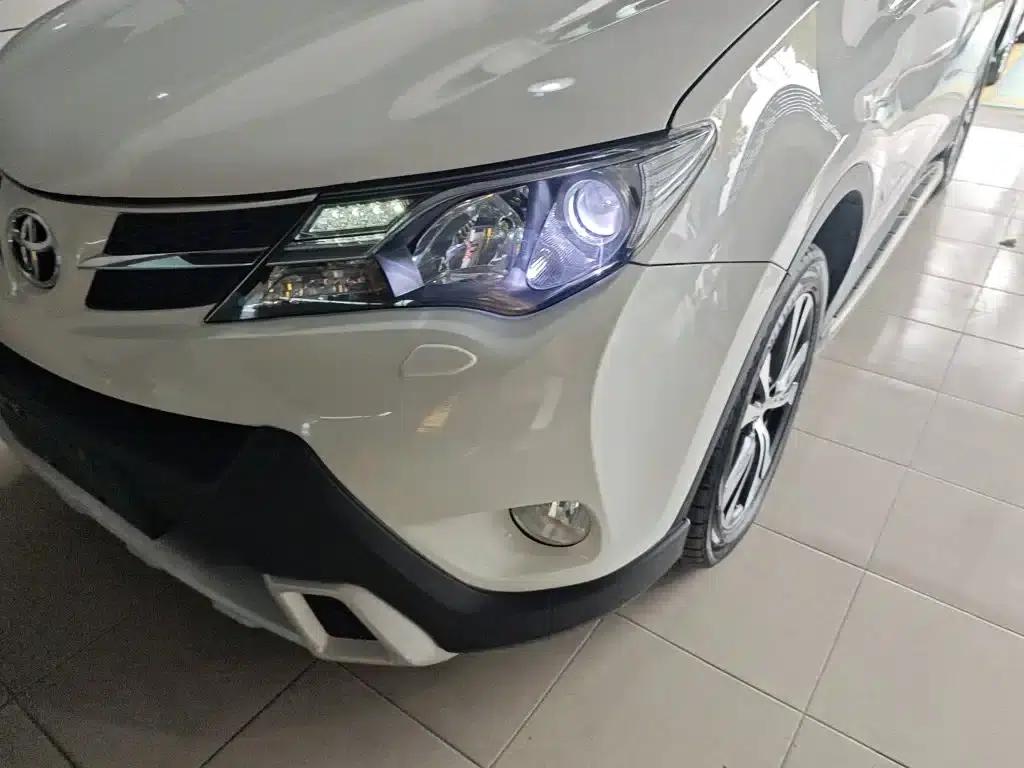 2013 RAV4 2.5L Automatic 4WD Luxury Edition — миниатюра 24