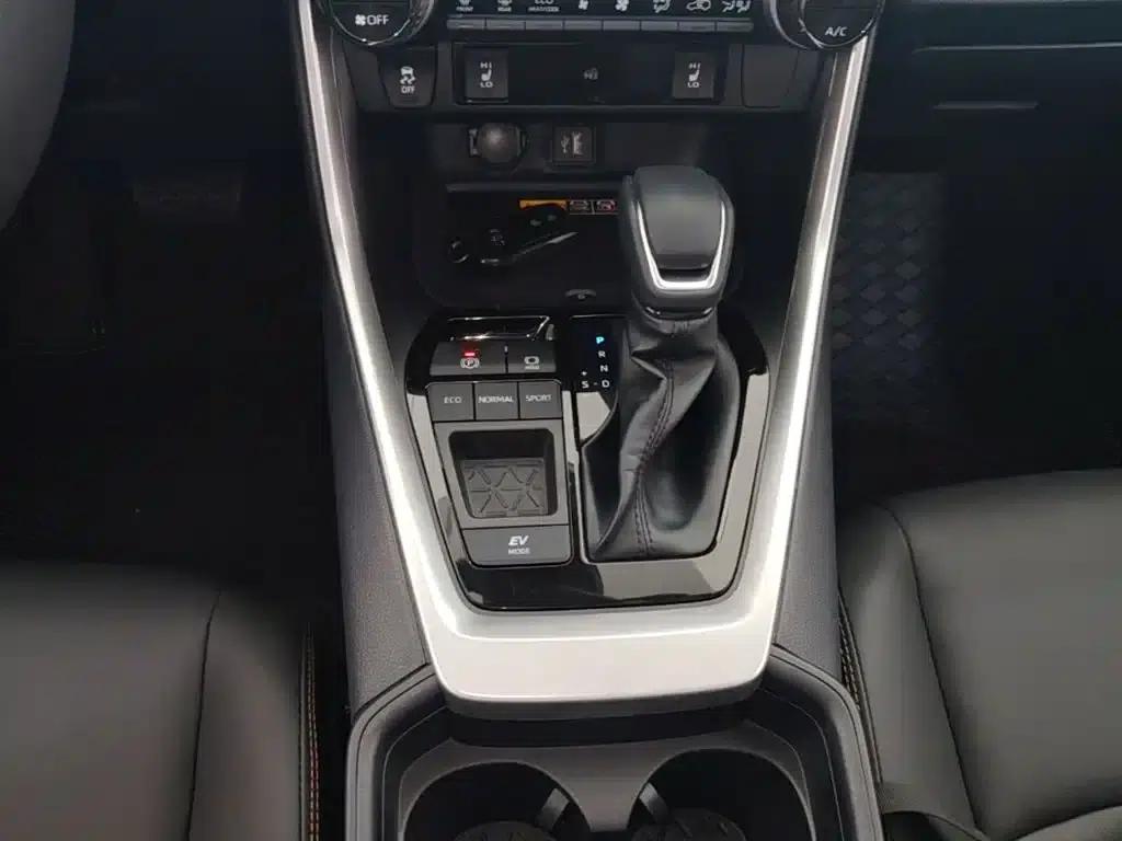 2024 RAV4 Hybrid 2.5L E-CVT 2WD Elite Plus Edition — миниатюра 14