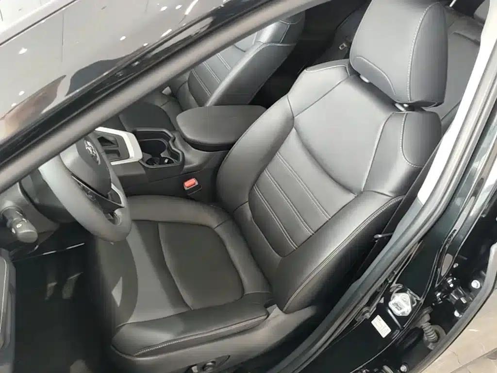 2023 RAV4 2.0L CVT 2WD Fashion Plus Edition — миниатюра 15