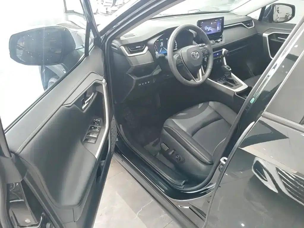 2023 RAV4 2.0L CVT 2WD Fashion Plus Edition — миниатюра 16