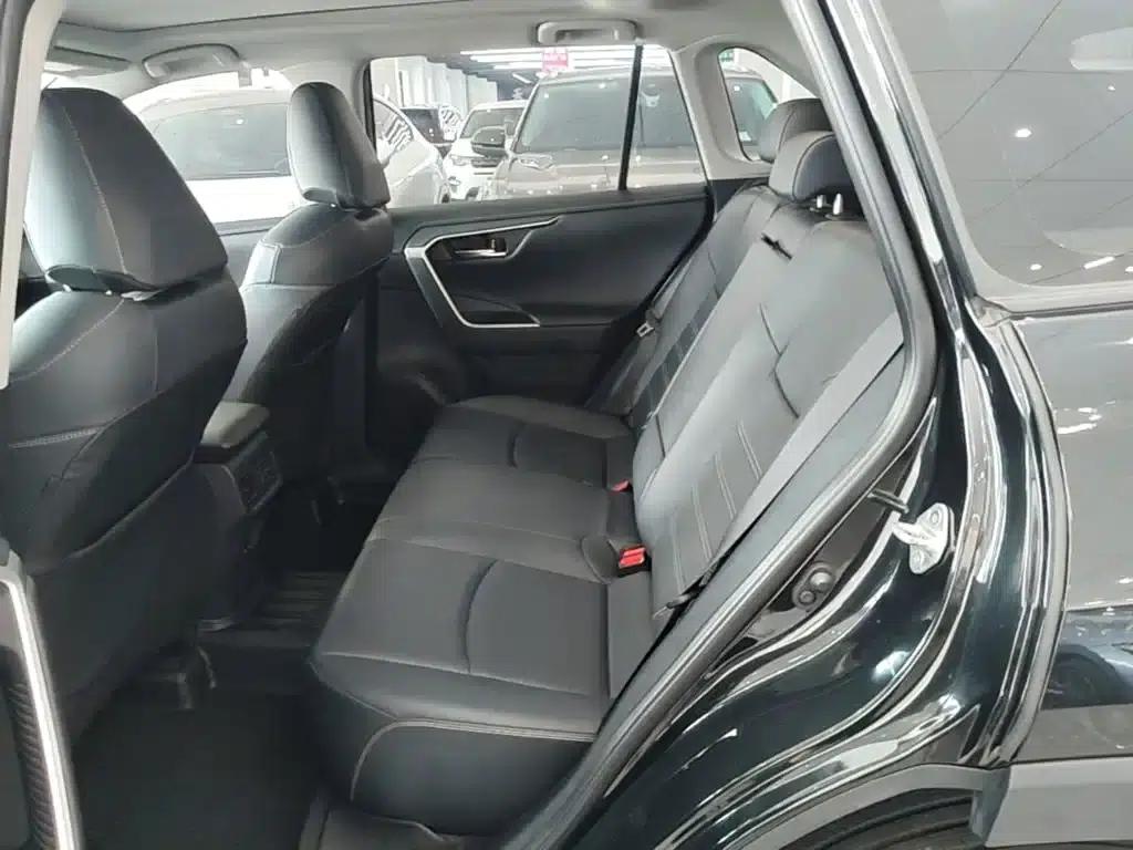 2023 RAV4 2.0L CVT 2WD Fashion Plus Edition — миниатюра 17