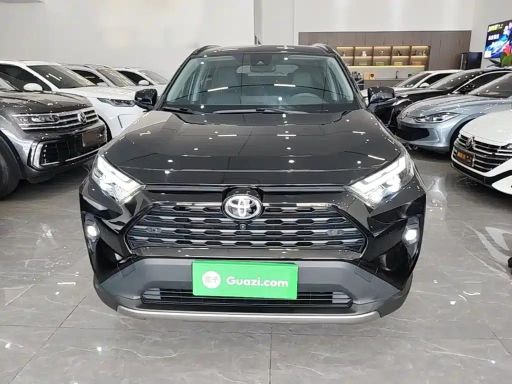 2023 RAV4 2.0L CVT 2WD Fashion Plus Edition — миниатюра 3