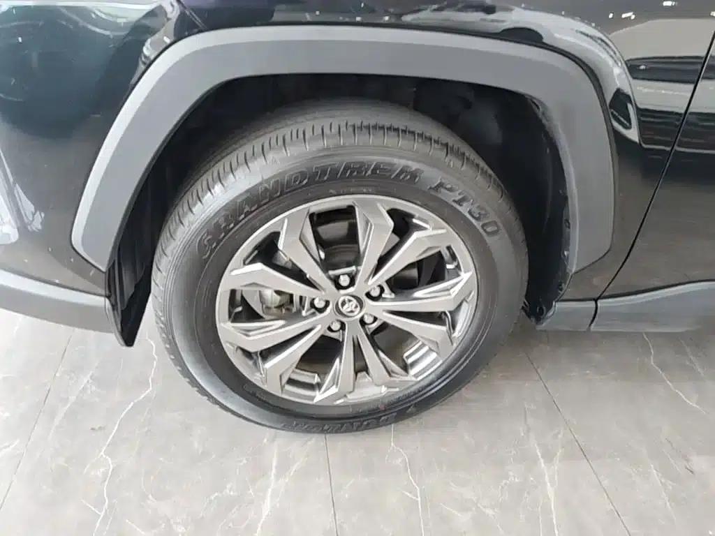 2023 RAV4 2.0L CVT 2WD Fashion Plus Edition — миниатюра 23