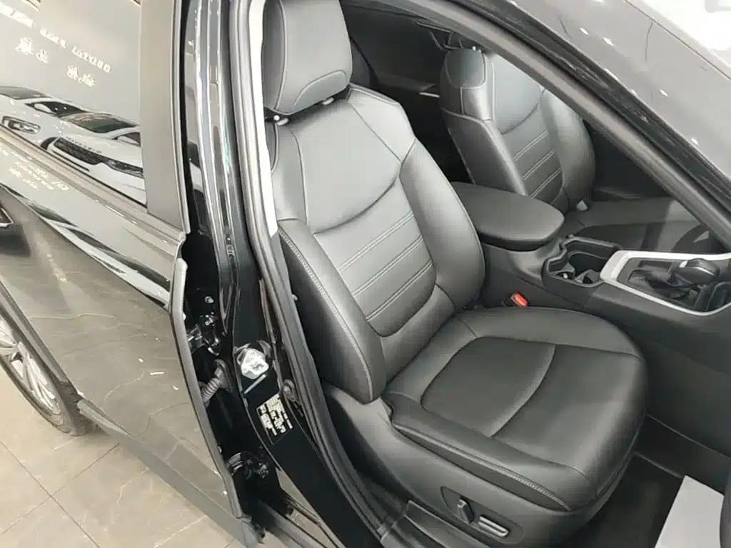 2023 RAV4 2.0L CVT 2WD Fashion Plus Edition — миниатюра 25
