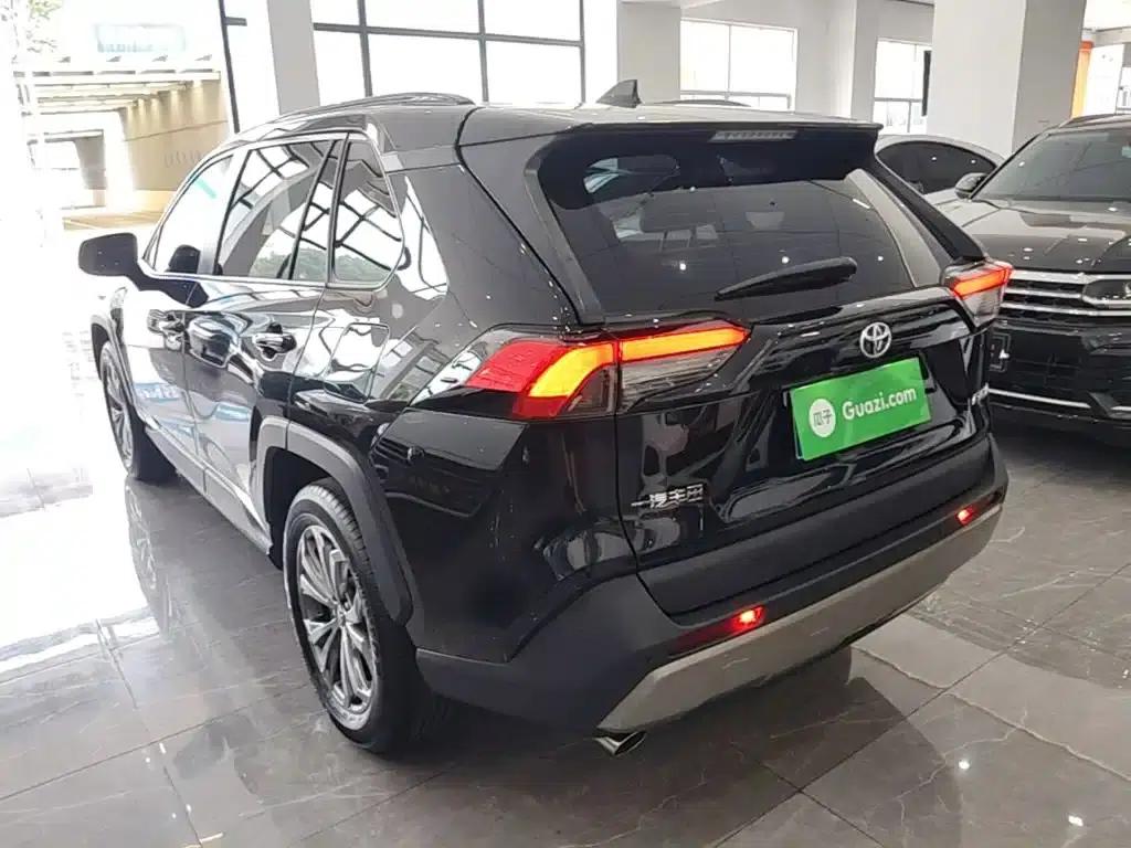 2023 RAV4 2.0L CVT 2WD Fashion Plus Edition — миниатюра 5