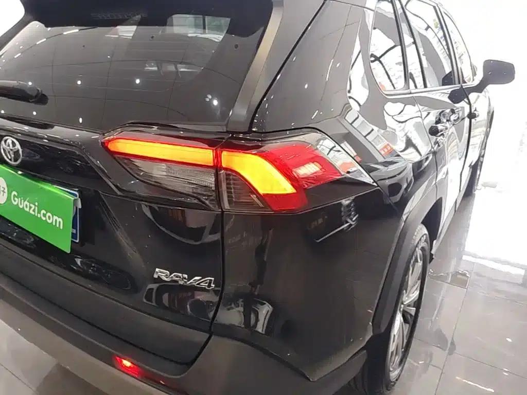 2023 RAV4 2.0L CVT 2WD Fashion Plus Edition — миниатюра 8