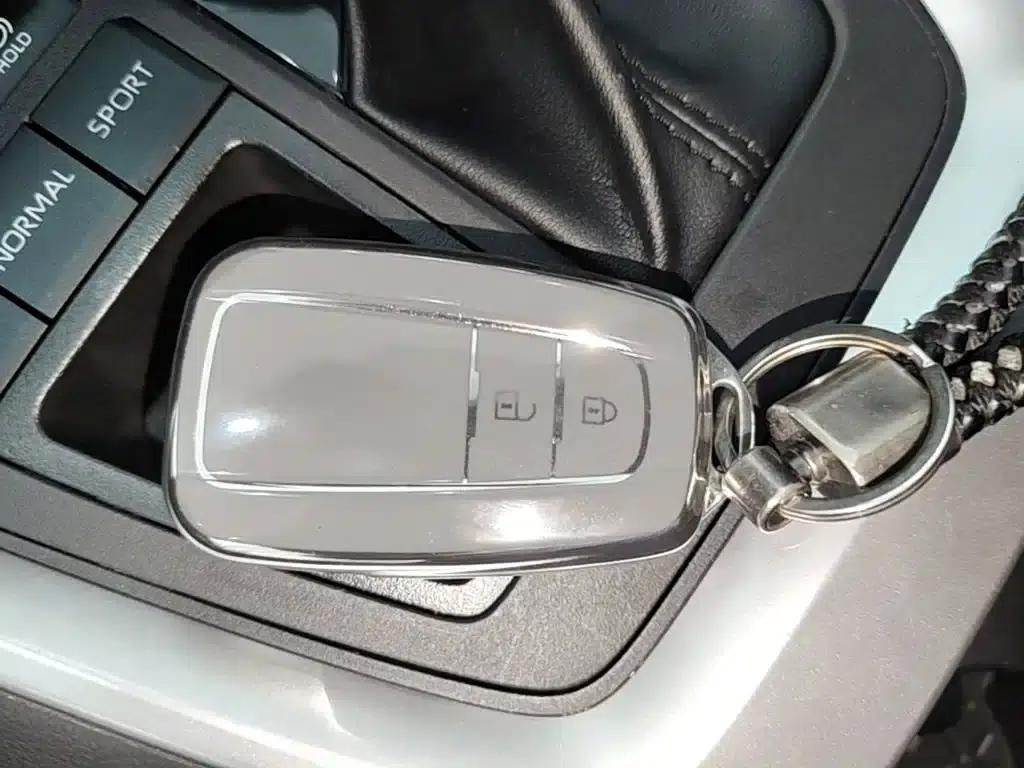 2023 RAV4 2.0L CVT 2WD Fashion Plus Edition — миниатюра 9