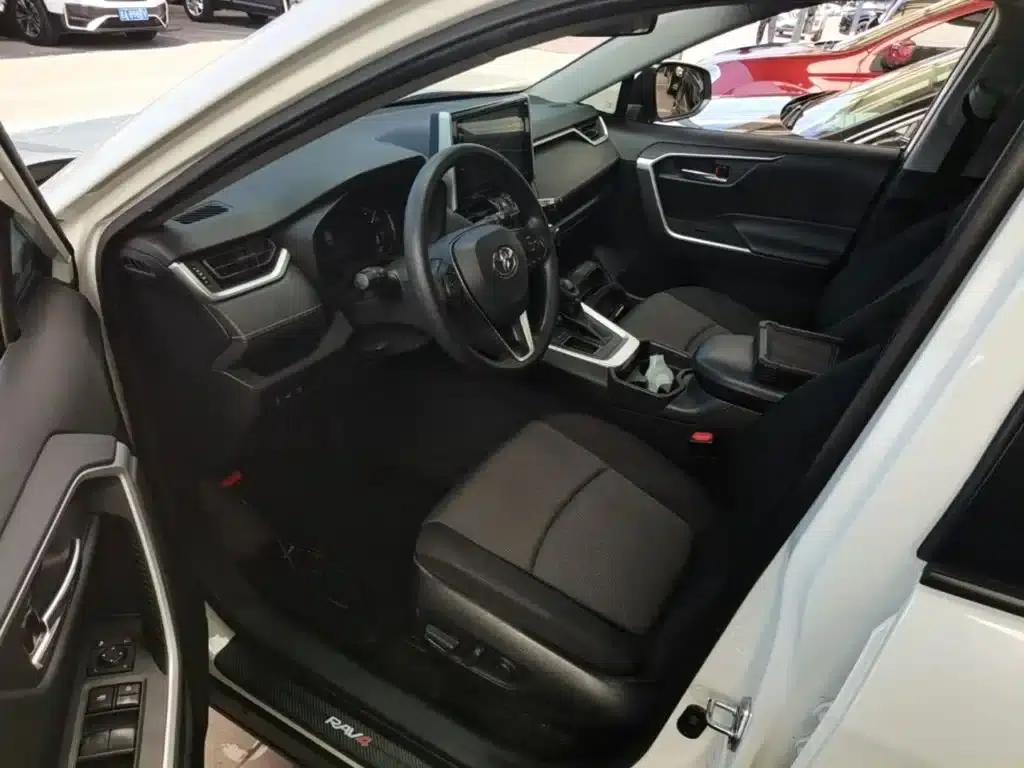 RAV4 2020 2.0L CVT 2WD Fashion Edition — миниатюра 15