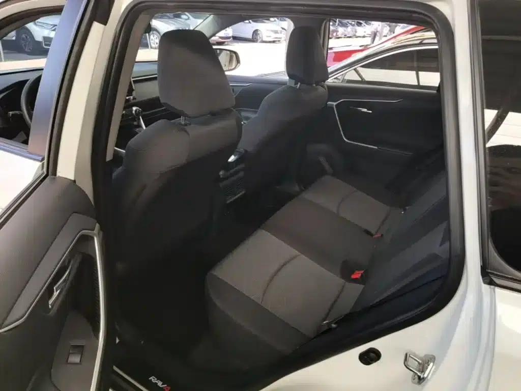 RAV4 2020 2.0L CVT 2WD Fashion Edition — миниатюра 17