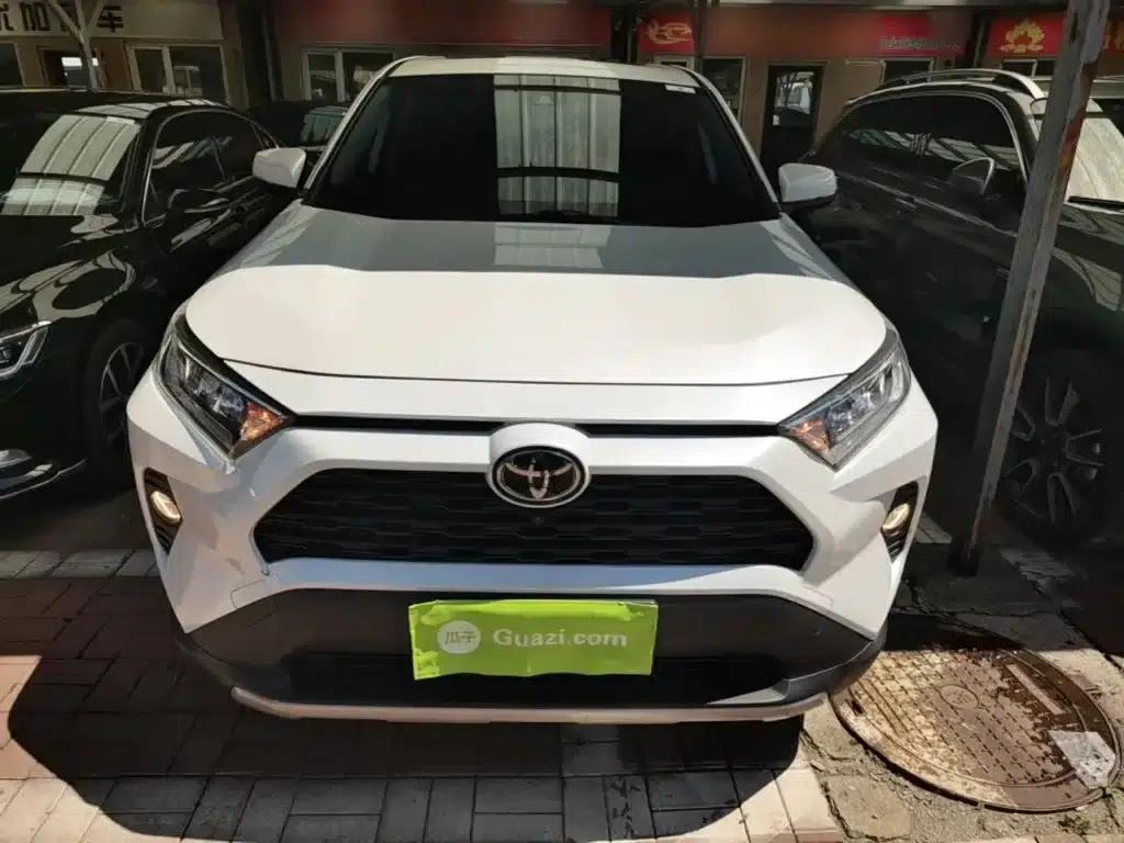RAV4 2020 2.0L CVT 2WD Fashion Edition — миниатюра 3