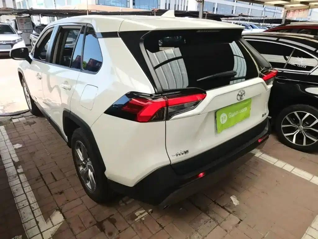 RAV4 2020 2.0L CVT 2WD Fashion Edition — миниатюра 5
