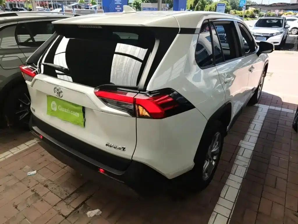 RAV4 2020 2.0L CVT 2WD Fashion Edition — миниатюра 7