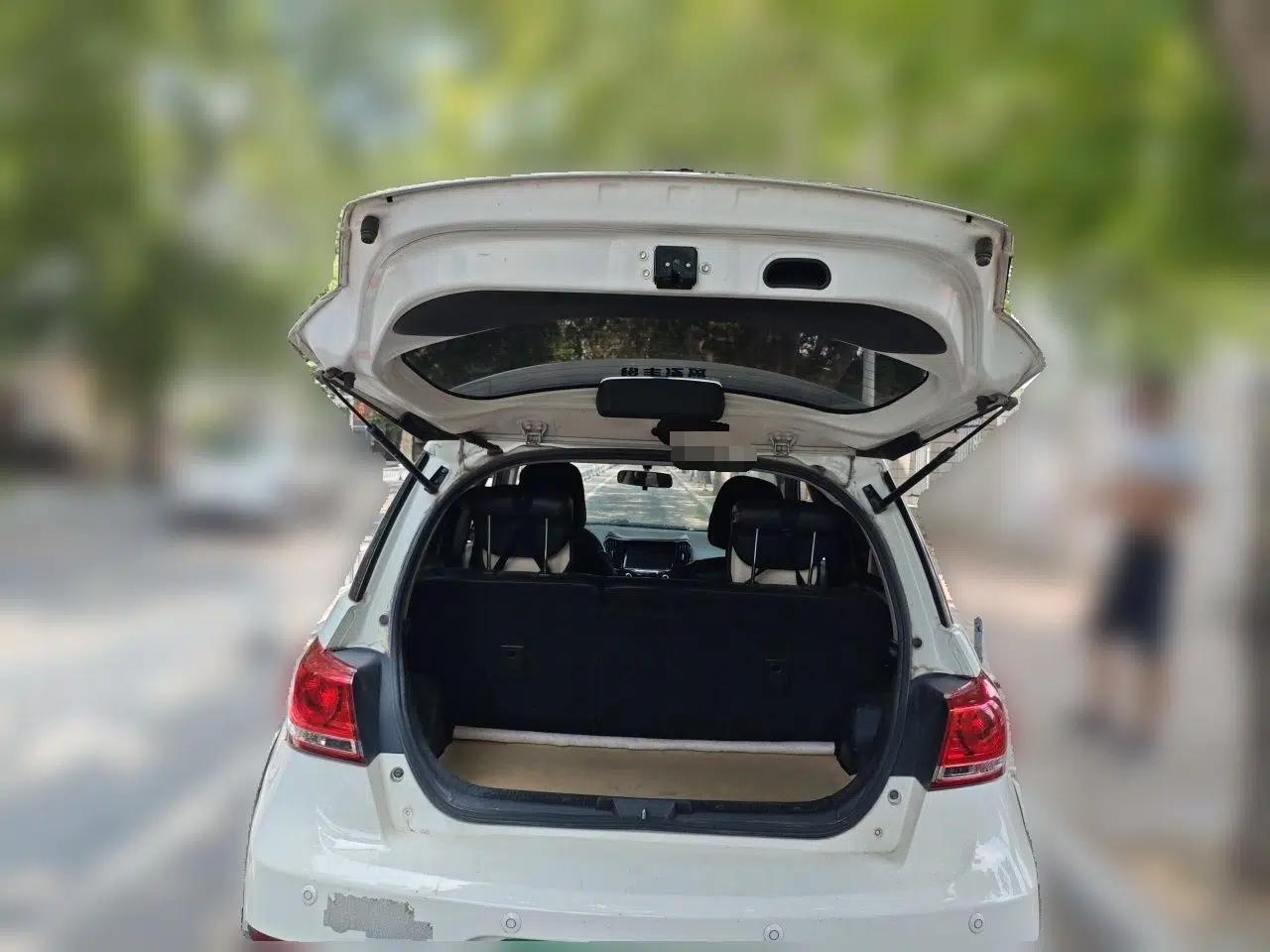 Great Wall M4 2014 1.5L Manual Luxury Model — миниатюра 19