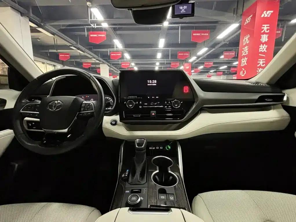 2024 Toyota Highlander 380T AWD Premium 7-seater — миниатюра 17