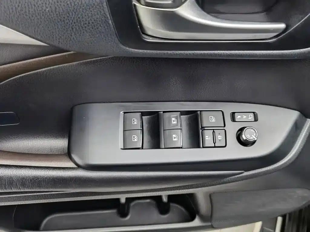2015 Highlander 2.0T AWD Luxury 7-seater — миниатюра 9