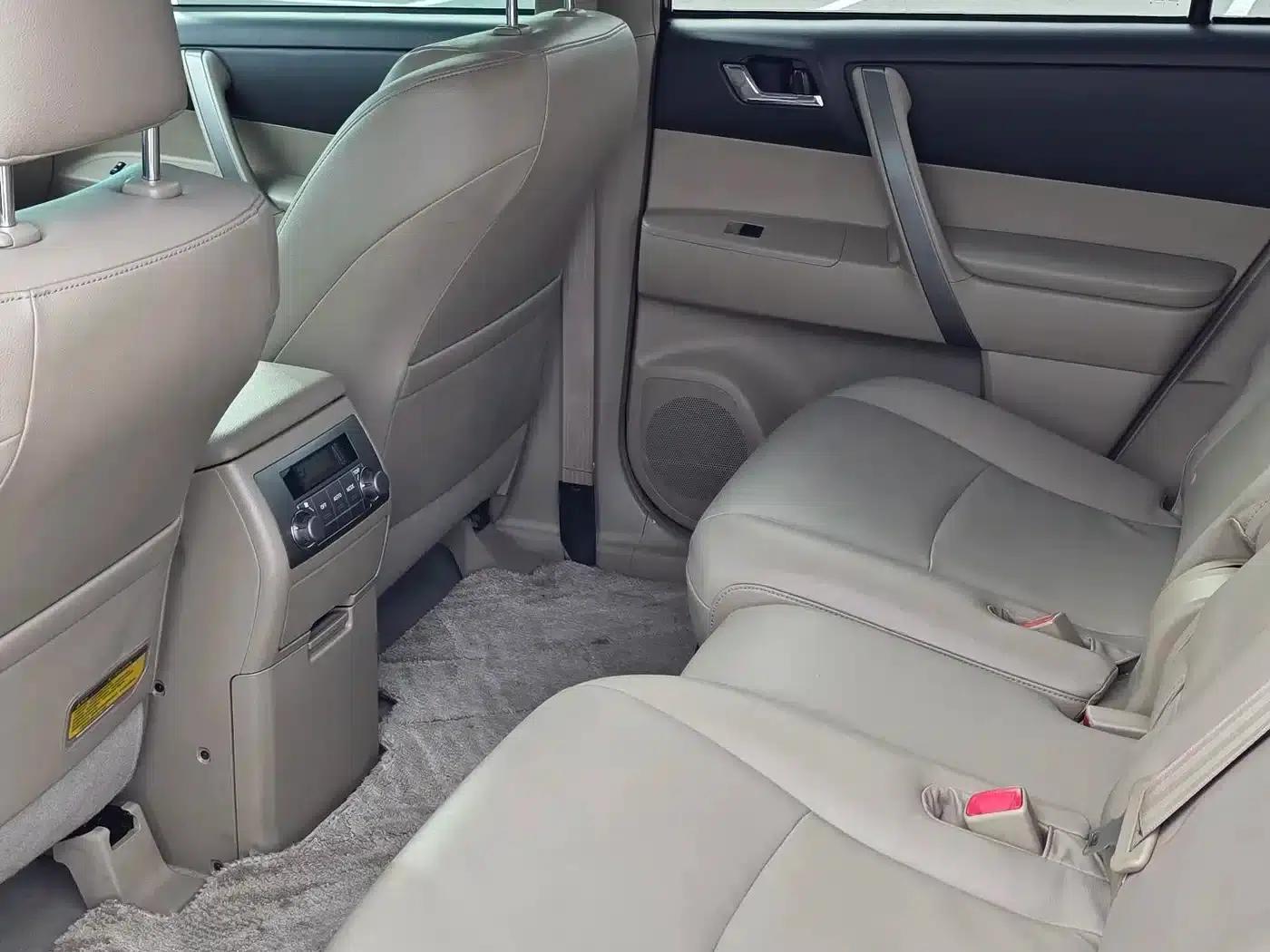 2011 Highlander 2.7L 2WD 7-seater Luxury Navigation Edition — миниатюра 11