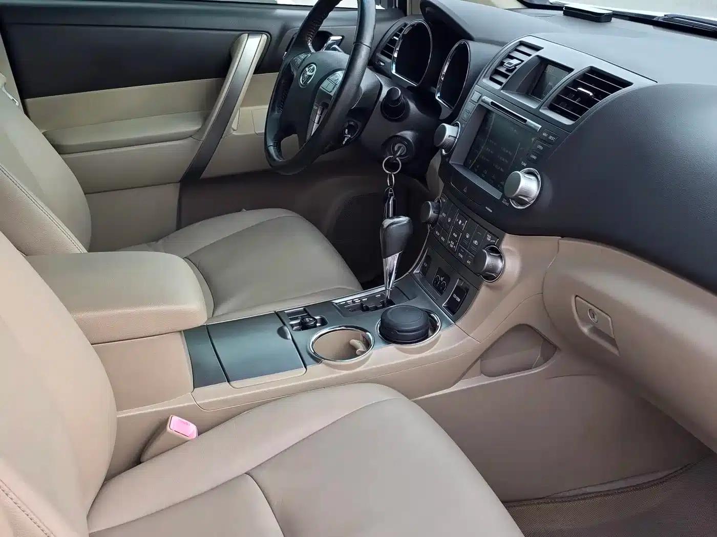 2011 Highlander 2.7L 2WD 7-seater Luxury Navigation Edition — миниатюра 12