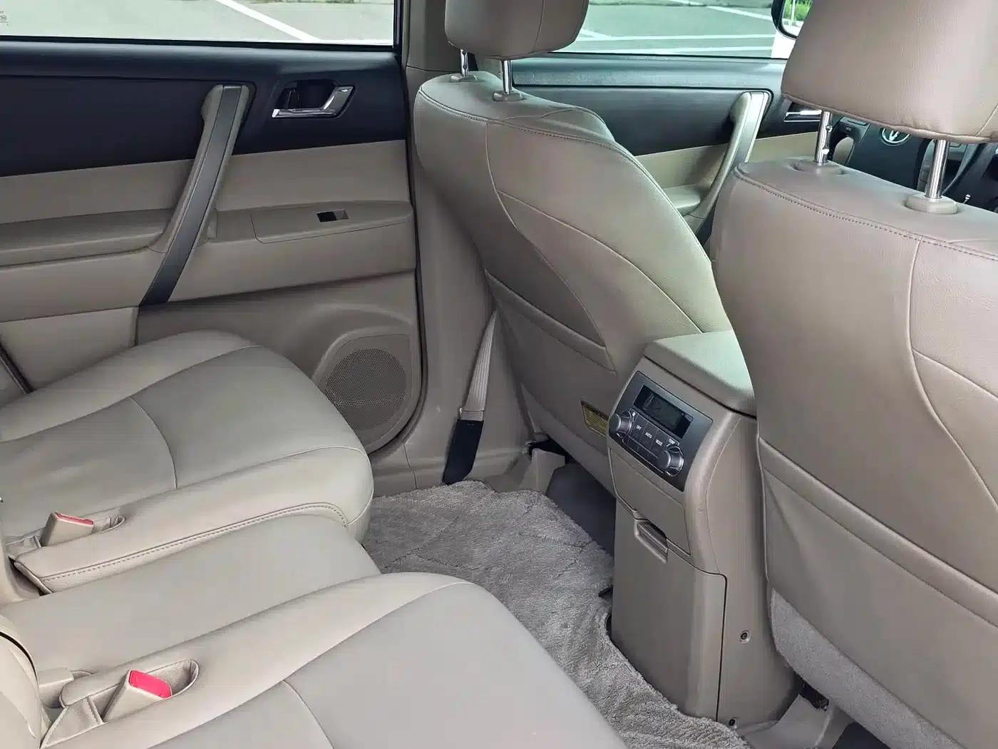 2011 Highlander 2.7L 2WD 7-seater Luxury Navigation Edition — миниатюра 13