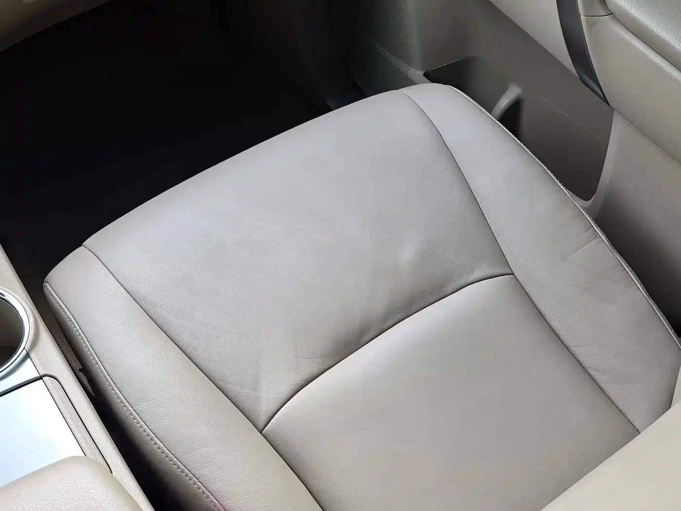 2011 Highlander 2.7L 2WD 7-seater Luxury Navigation Edition — миниатюра 15