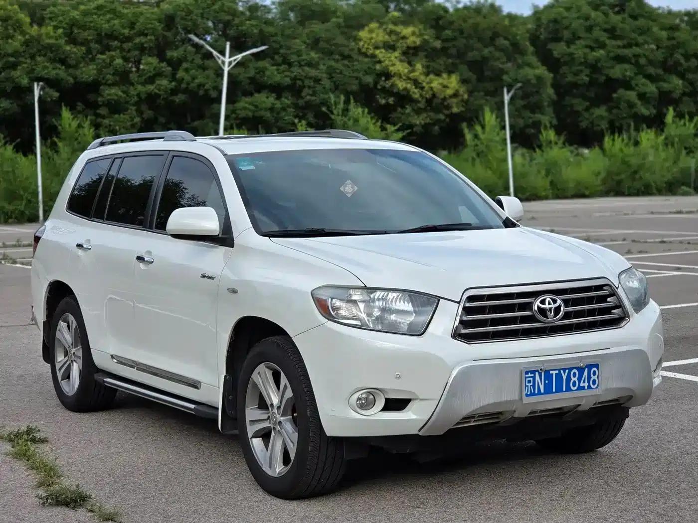 2011 Highlander 2.7L 2WD 7-seater Luxury Navigation Edition — миниатюра 3