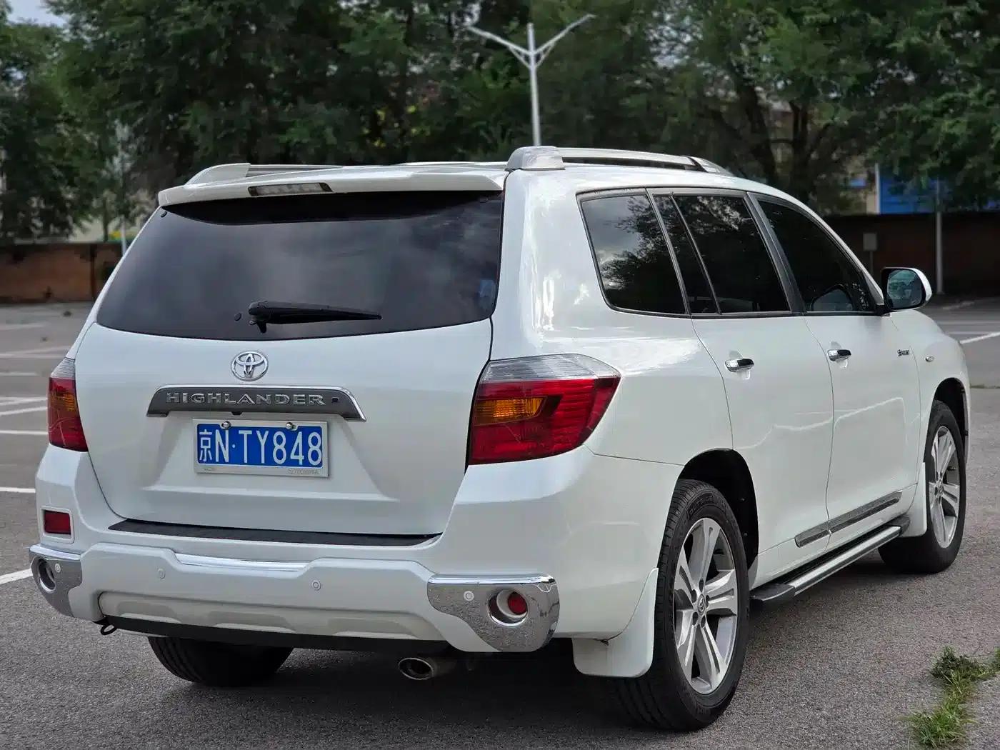 2011 Highlander 2.7L 2WD 7-seater Luxury Navigation Edition — миниатюра 6