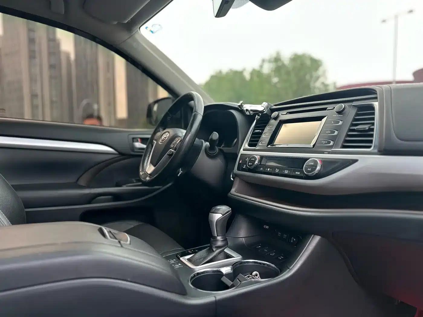 2018 Toyota Highlander 2.0T AWD Luxury 7-seater (China VI Emission Standard) — миниатюра 11