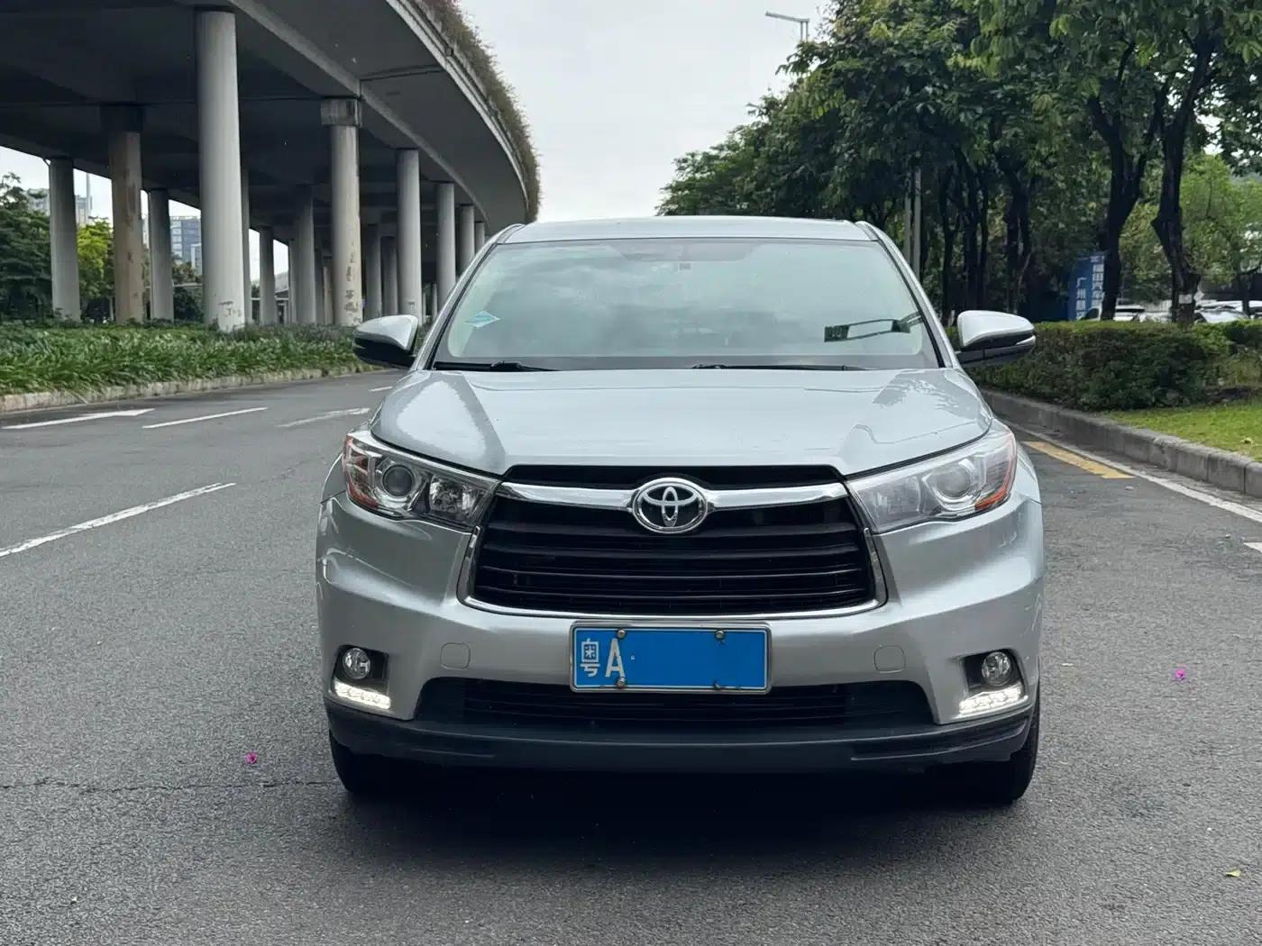 2015 Highlander 2.0T 2WD Elite Edition 7-seater — миниатюра 2