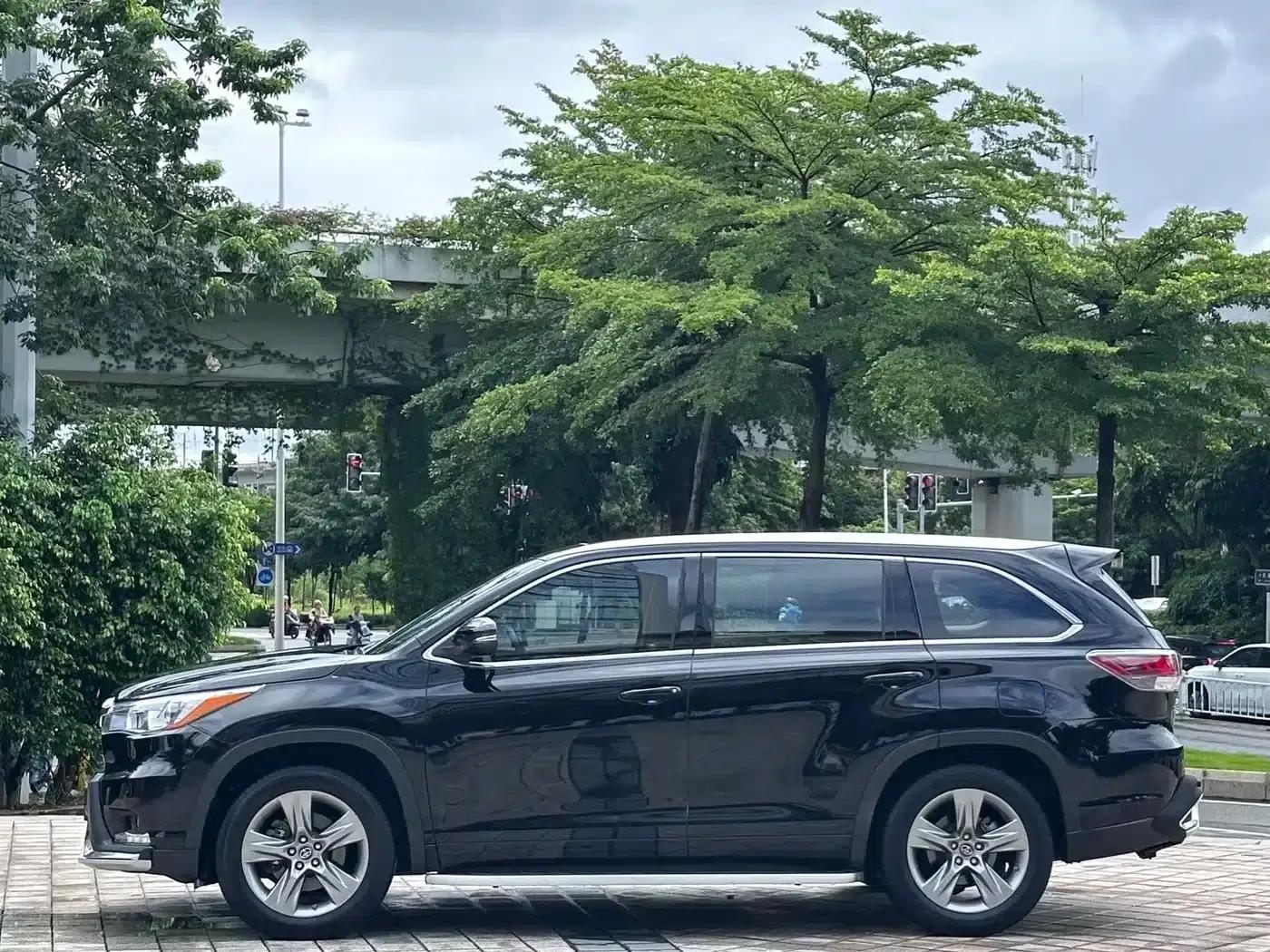 2017 Highlander 2.0T AWD Luxury 7-seater — миниатюра 3