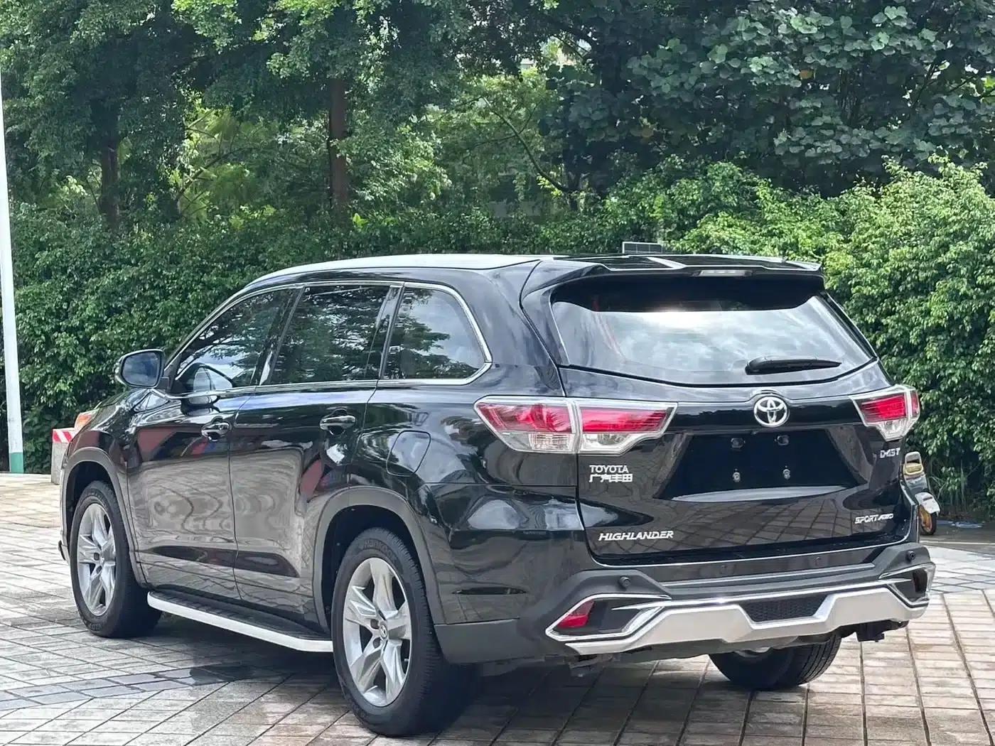 2017 Highlander 2.0T AWD Luxury 7-seater — миниатюра 4