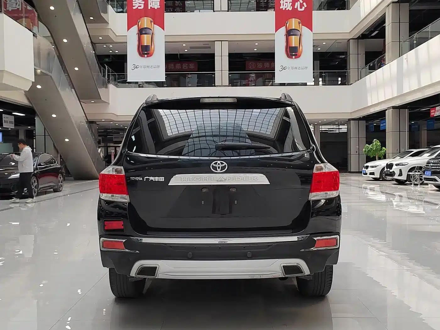 2012 Highlander 2.7L 2WD 5-seater Sport Edition — миниатюра 11