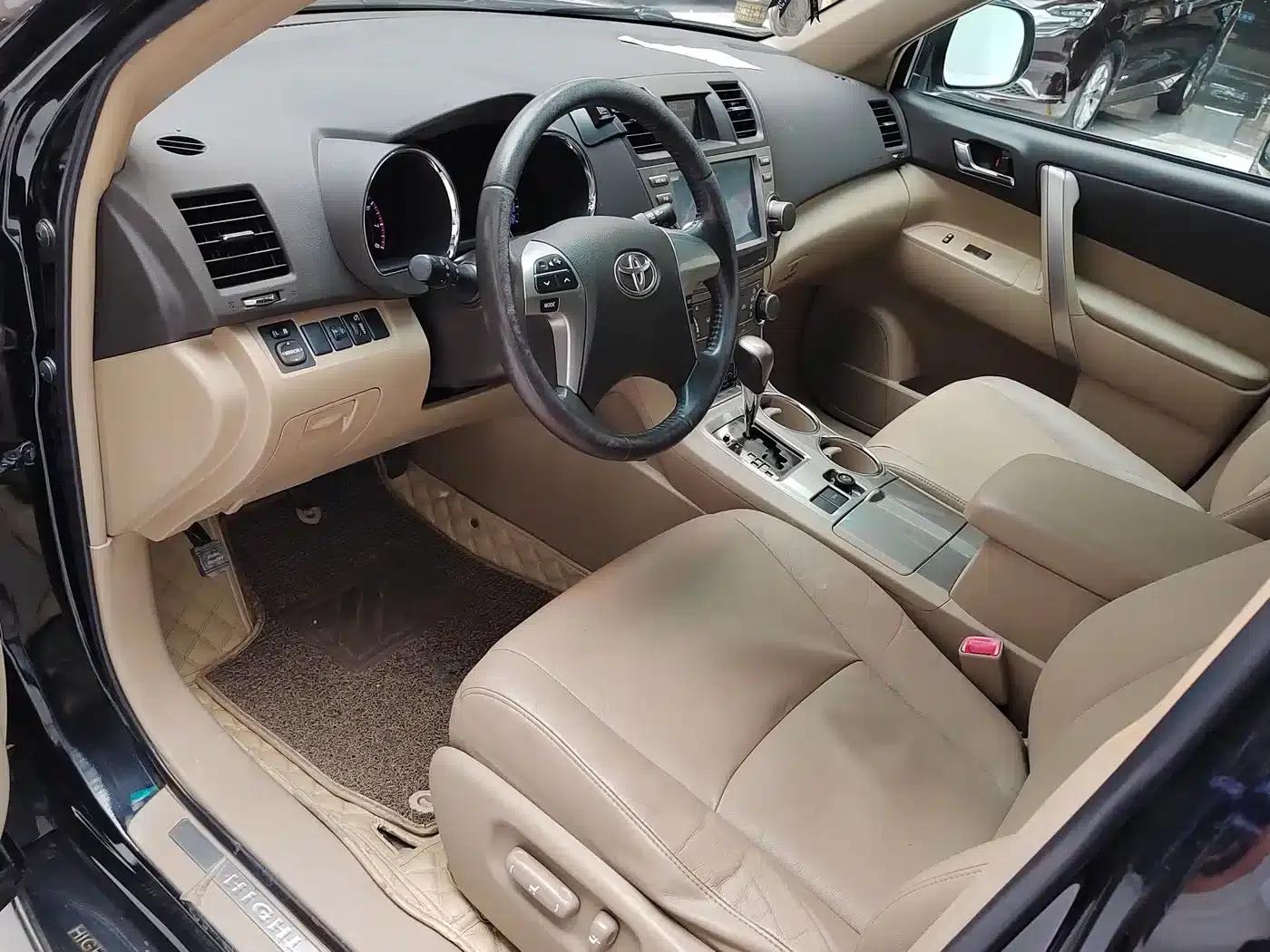 2012 Highlander 2.7L 2WD 5-seater Sport Edition — миниатюра 5