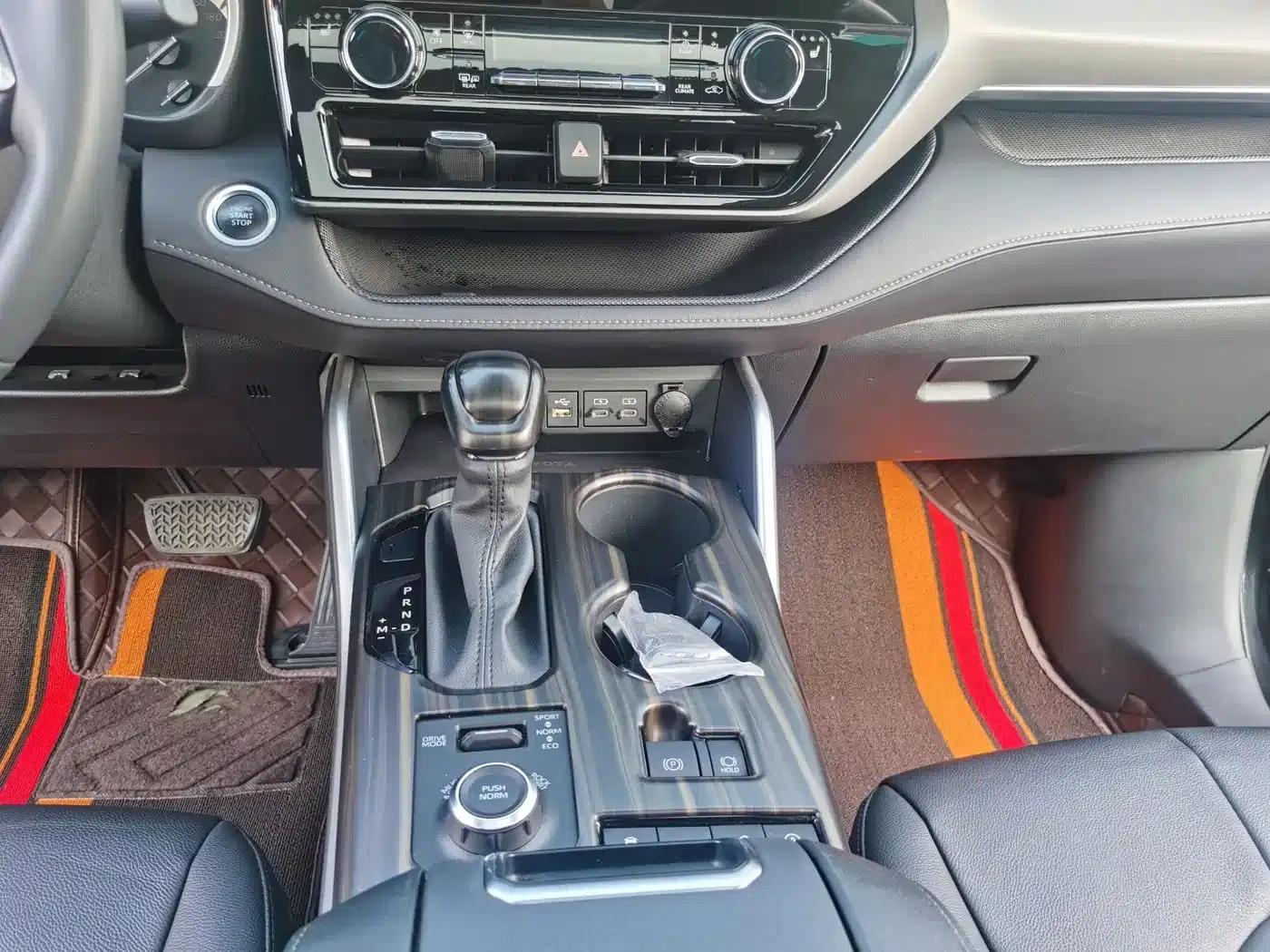 2022 Toyota Highlander 380T AWD Premium 7-seater — миниатюра 11