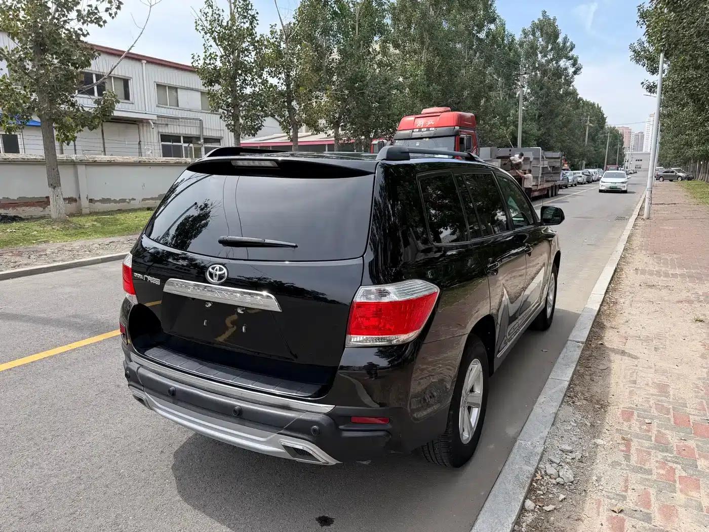 2012 Highlander 2.7L 2WD 5-seater Elite Edition — миниатюра 12
