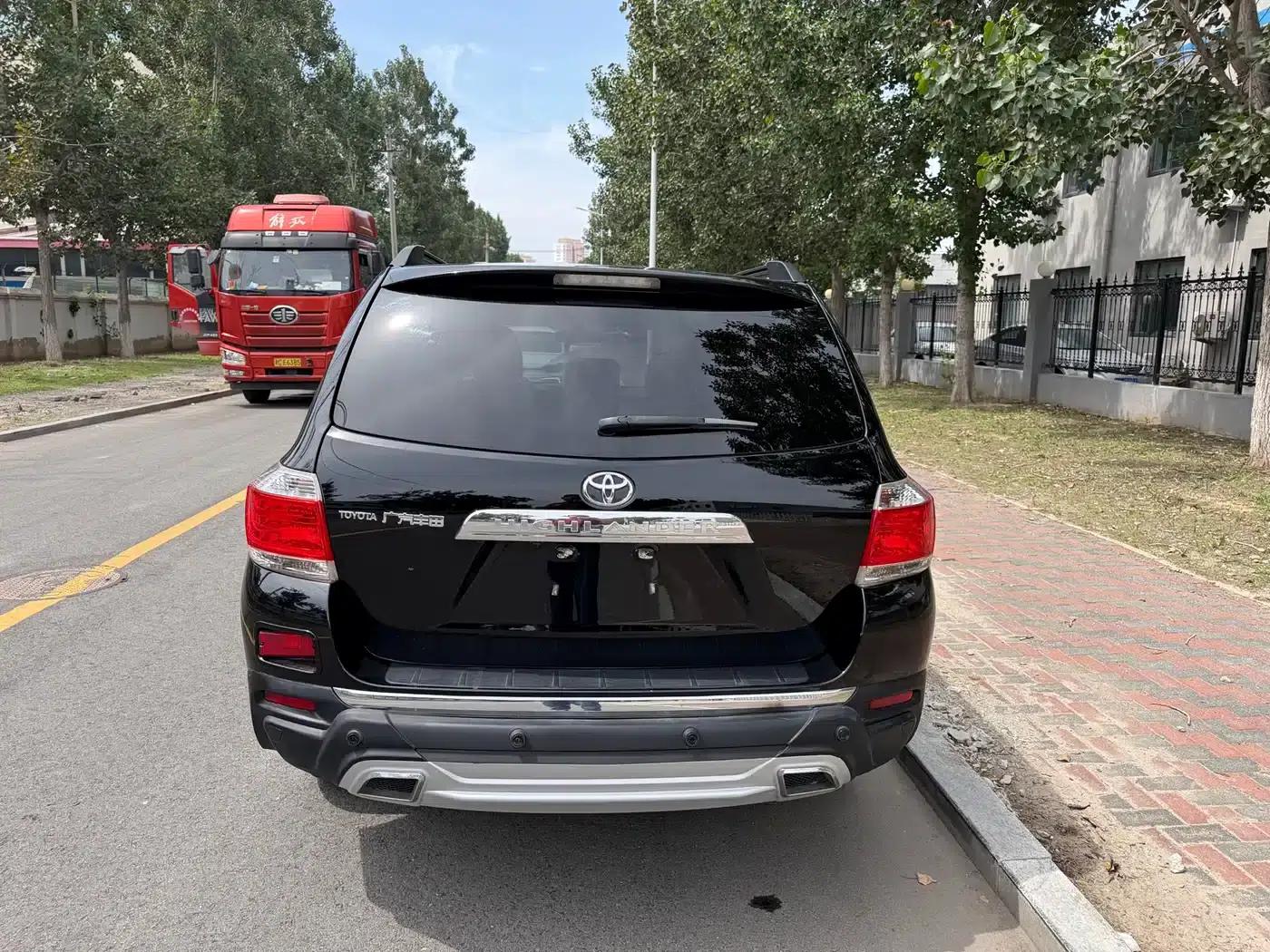 2012 Highlander 2.7L 2WD 5-seater Elite Edition — миниатюра 13