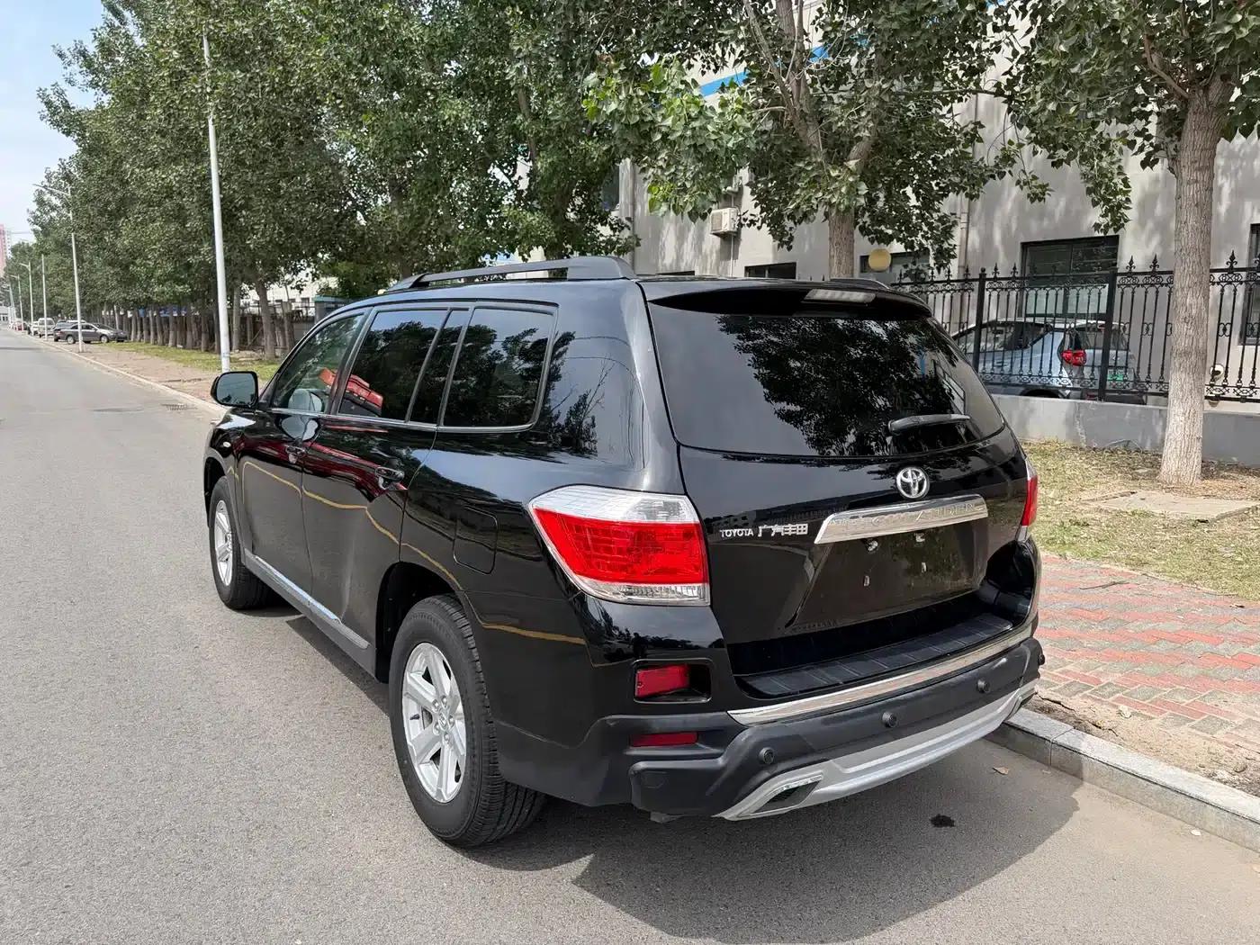 2012 Highlander 2.7L 2WD 5-seater Elite Edition — миниатюра 14