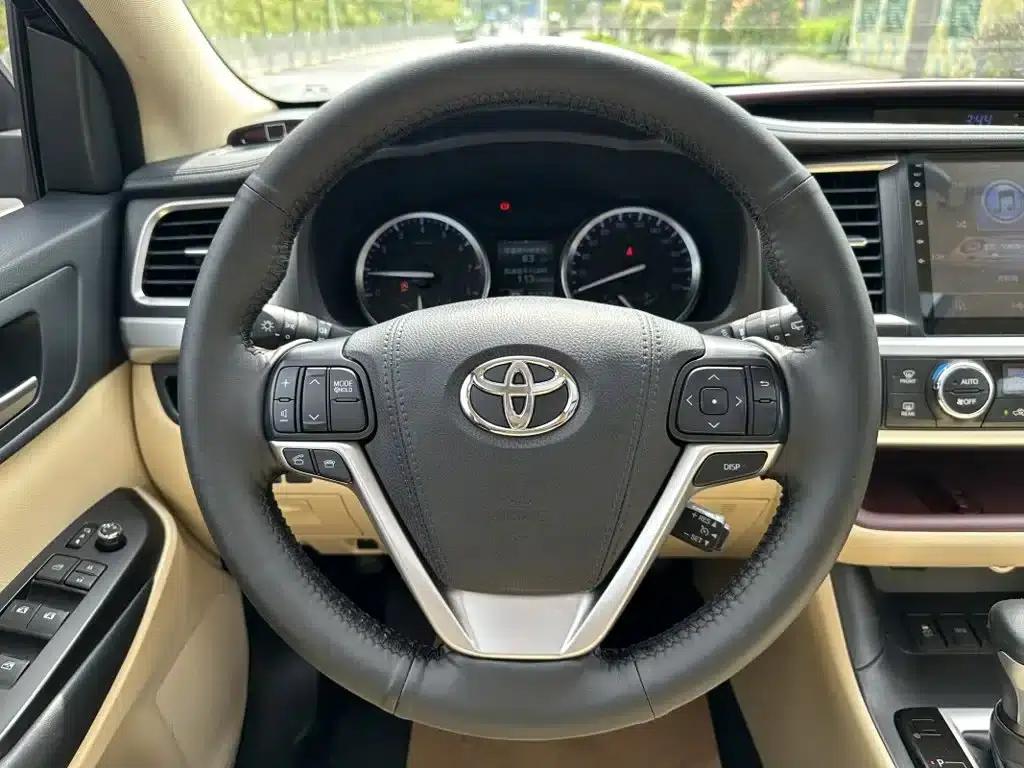2017 Highlander 2.0T AWD Luxury 7-seater — миниатюра 13