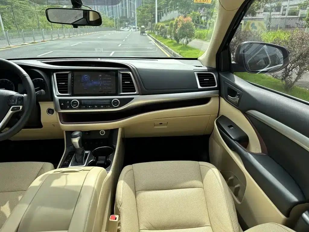 2017 Highlander 2.0T AWD Luxury 7-seater — миниатюра 18