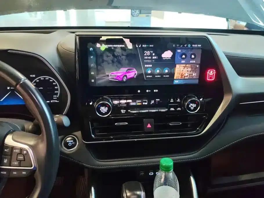 2024 Toyota Highlander 2.5L Intelligent Hybrid Dual-Motor AWD Premium Edition (7-seater) — миниатюра 13