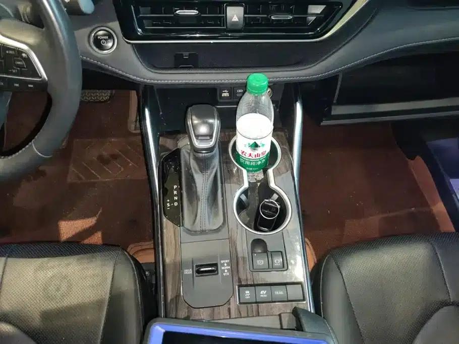 2024 Toyota Highlander 2.5L Intelligent Hybrid Dual-Motor AWD Premium Edition (7-seater) — миниатюра 16