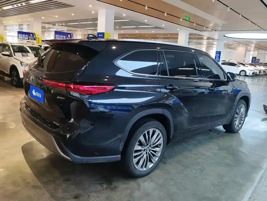2024 Toyota Highlander 2.5L Intelligent Hybrid Dual-Motor AWD Premium Edition (7-seater) — миниатюра 3