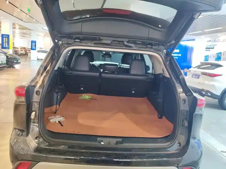 2024 Toyota Highlander 2.5L Intelligent Hybrid Dual-Motor AWD Premium Edition (7-seater) — миниатюра 4