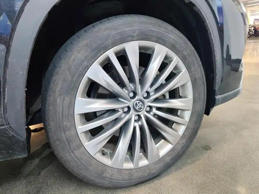 2024 Toyota Highlander 2.5L Intelligent Hybrid Dual-Motor AWD Premium Edition (7-seater) — миниатюра 6