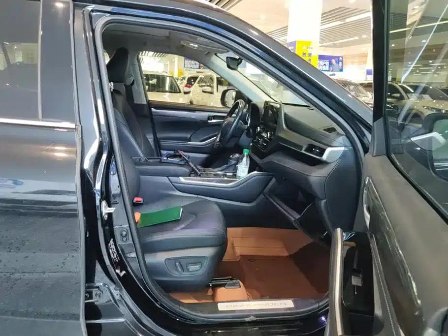 2024 Toyota Highlander 2.5L Intelligent Hybrid Dual-Motor AWD Premium Edition (7-seater) — миниатюра 8