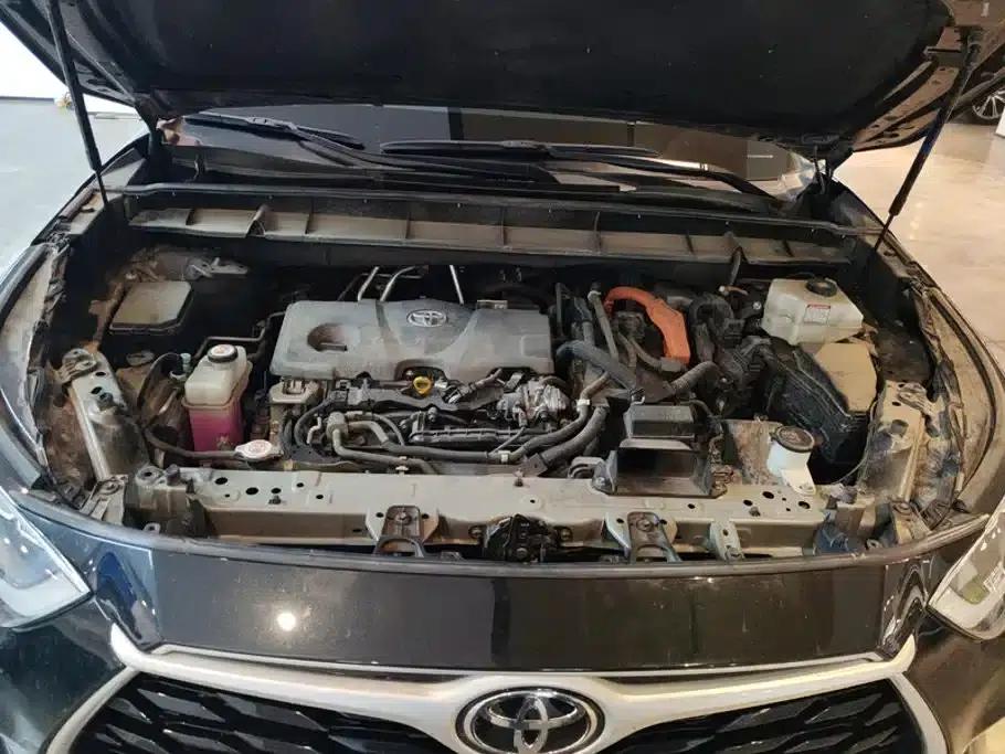 2024 Toyota Highlander 2.5L Intelligent Hybrid Dual-Motor AWD Premium Edition (7-seater) — миниатюра 10