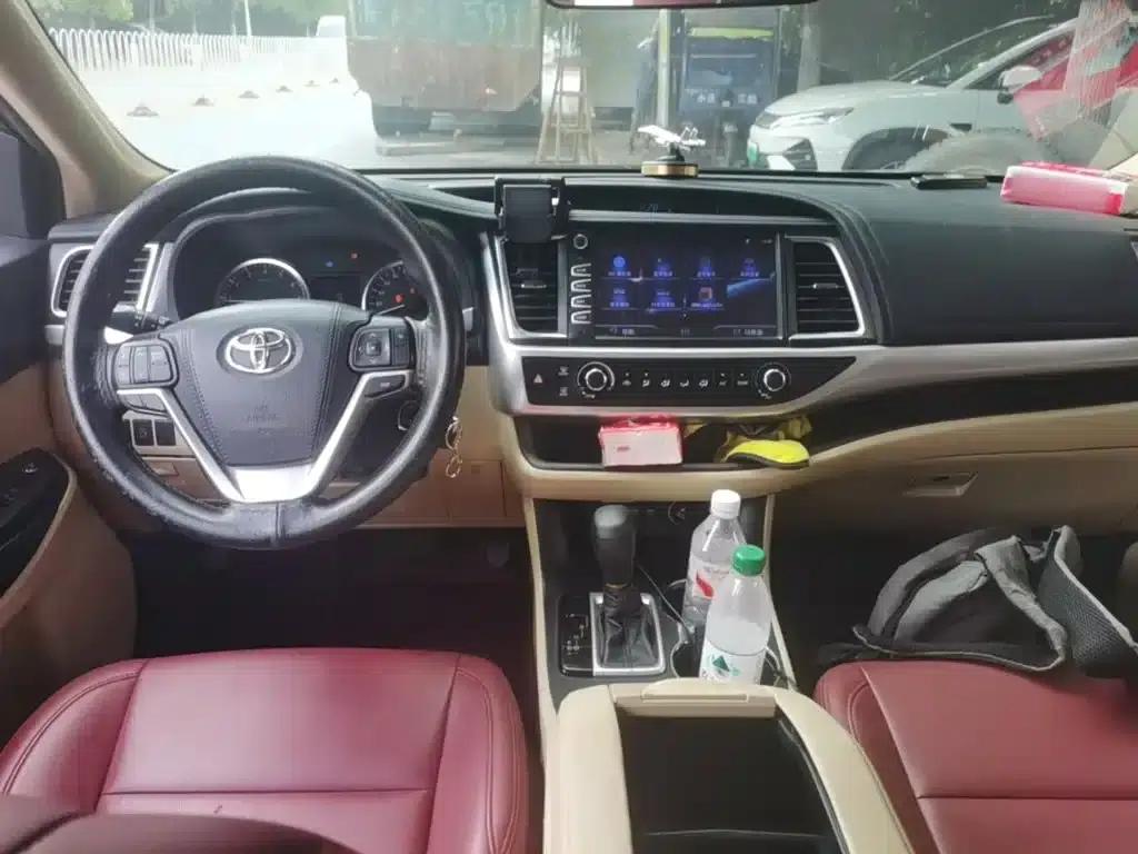 2018 Toyota Highlander 2.0T 2WD Elite Edition 7-seater (China VI Emission Standard) — миниатюра 10