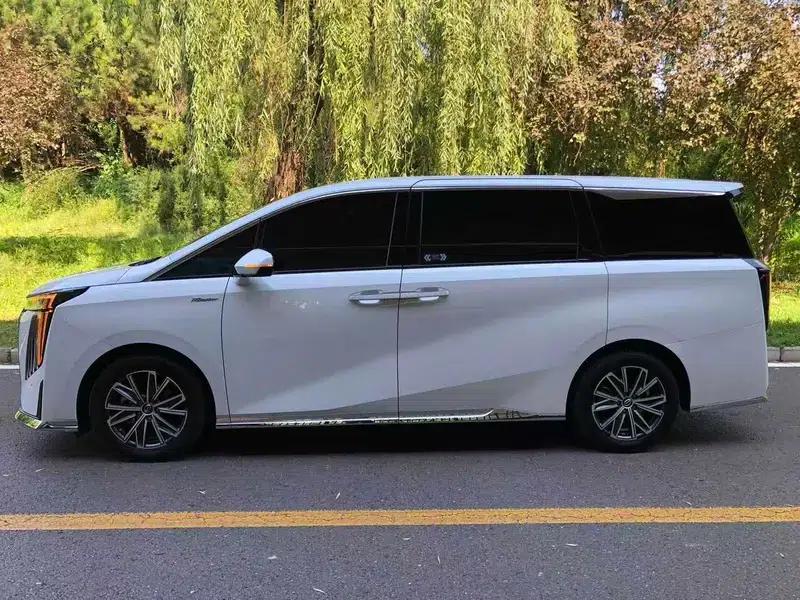Trumpchi M8 2023 Master Series 390T Four-Seat Premium Edition — миниатюра 3