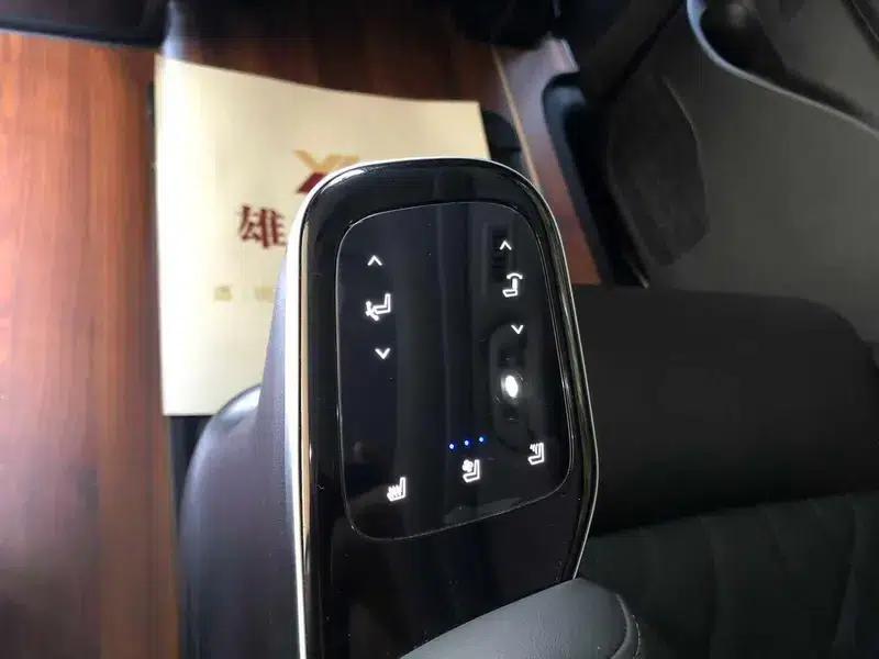 Trumpchi M8 2023 Master Series 390T Four-Seat Premium Edition — миниатюра 8
