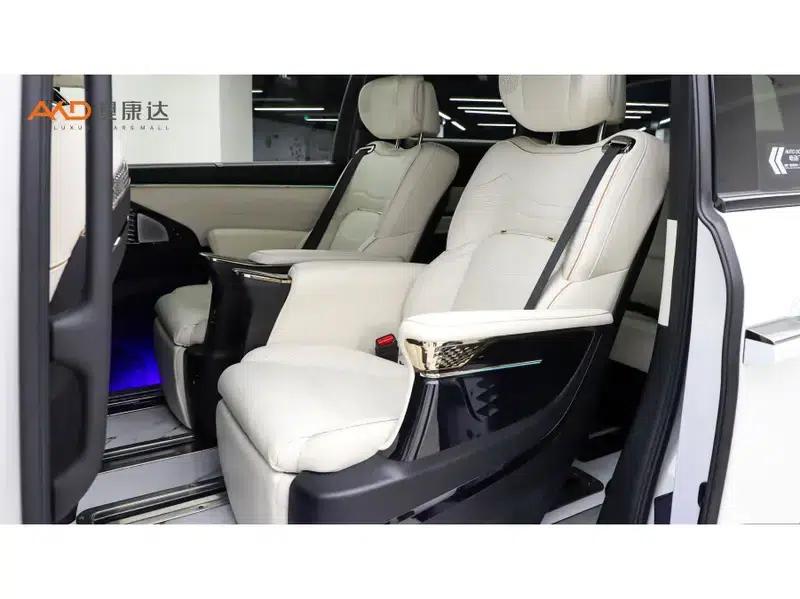 Trumpchi M8 2023 Master Series 2.0TGDI Flagship Edition — миниатюра 10